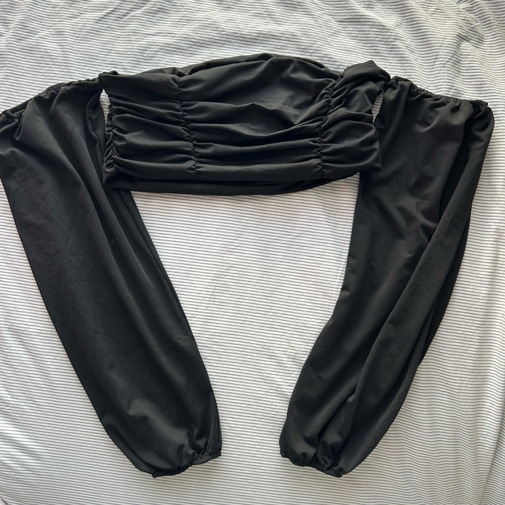 SHEIN medium black off the shoulder long sleeve crop top